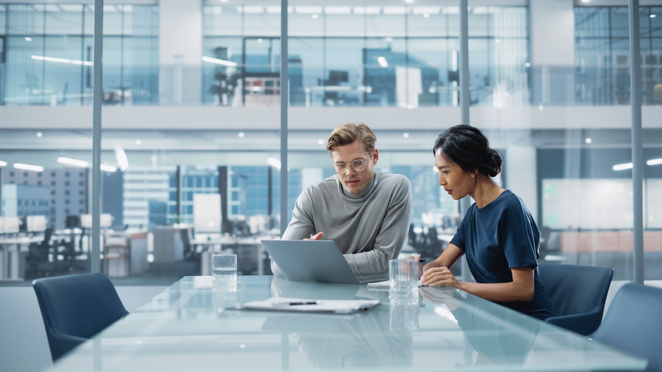 United States | Hide the Screen Sharing Bar in Microsoft Teams Calls: One Easy Step